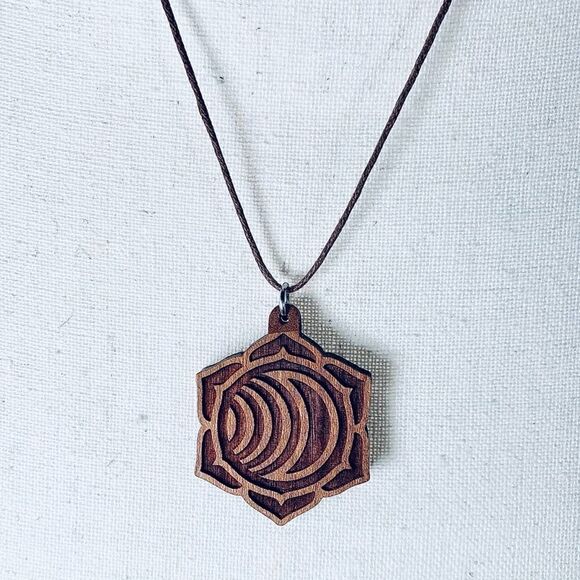 Laser-etched Mandala Crescent Moon Necklace - Picture 4 of 5